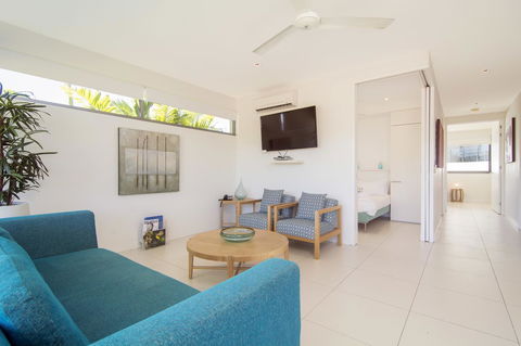 Pool Resort Port Douglas - Kingaroy Accommodation 12