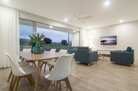 Pool Resort Port Douglas - Kingaroy Accommodation 39