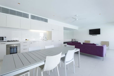 Pool Resort Port Douglas - Kingaroy Accommodation 21
