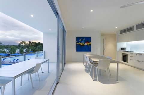Pool Resort Port Douglas - Kingaroy Accommodation 16