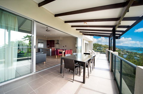 Whitsunday Reflections - Kingaroy Accommodation 2