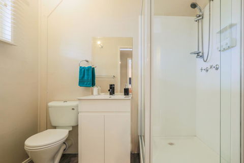 Bed & Breakfast 1 Bedroom Guest House - Kingaroy Accommodation 6