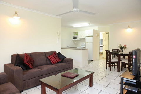 The Port Douglas Queenslander - Kingaroy Accommodation 32