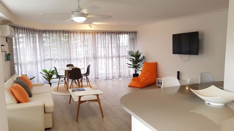 Surfers Chalet - Kingaroy Accommodation 11