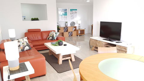 Surfers Chalet - Kingaroy Accommodation 16