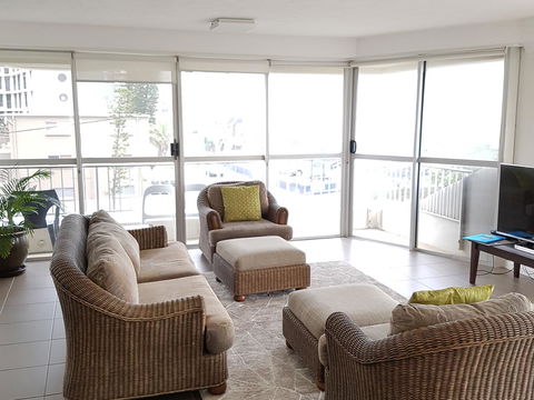Surfers Chalet - Kingaroy Accommodation 32
