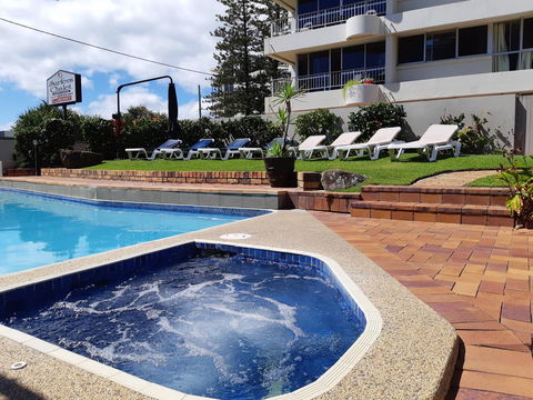 Surfers Chalet - Kingaroy Accommodation 6