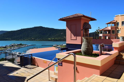 Martinique Whitsunday Resort - Kingaroy Accommodation 30