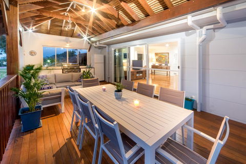 Whitsunday Luxury Homes - Kingaroy Accommodation 1