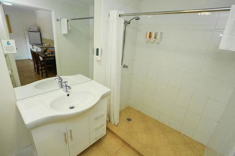 Port Douglas Motel - Kingaroy Accommodation 6