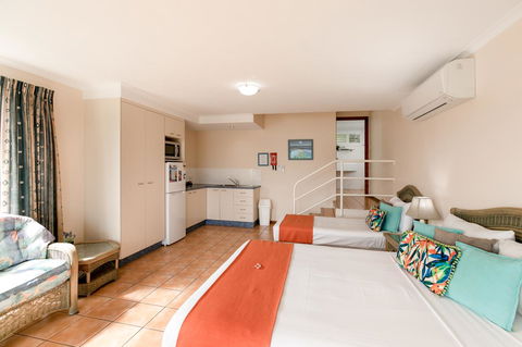 Sunlit Waters Studio Apartments - Kingaroy Accommodation 41