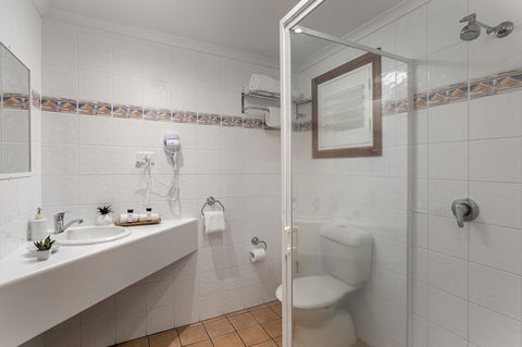 Sunlit Waters Studio Apartments - Kingaroy Accommodation 11