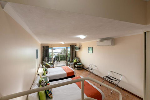 Sunlit Waters Studio Apartments - Kingaroy Accommodation 24