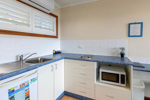 Sunlit Waters Studio Apartments - Kingaroy Accommodation 12