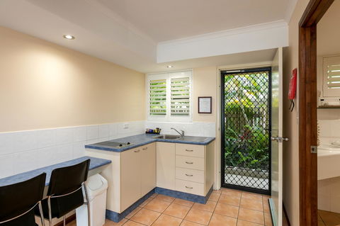 Sunlit Waters Studio Apartments - Kingaroy Accommodation 27