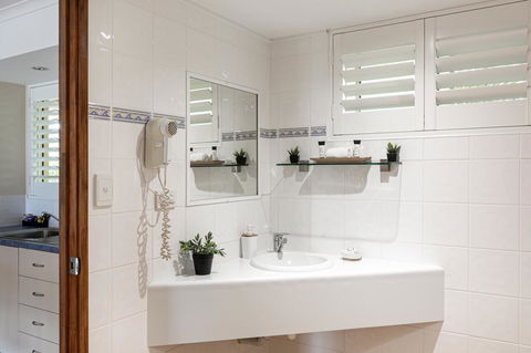 Sunlit Waters Studio Apartments - Kingaroy Accommodation 26
