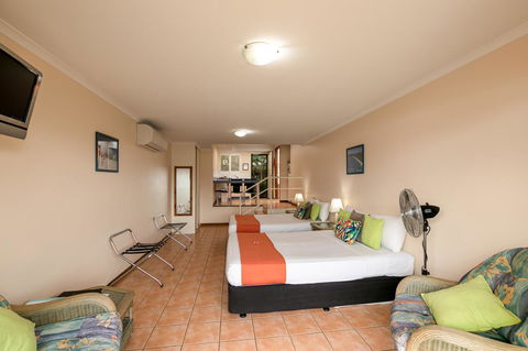 Sunlit Waters Studio Apartments - Kingaroy Accommodation 30