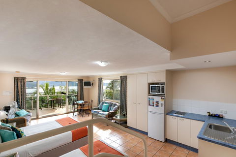 Sunlit Waters Studio Apartments - Kingaroy Accommodation 38