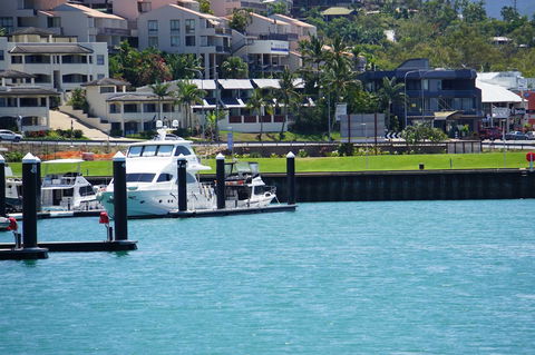 Airlie Seaview Apartments - Kingaroy Accommodation 0
