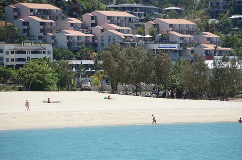 Airlie Seaview Apartments - Kingaroy Accommodation 6