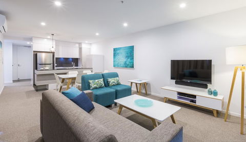 Boardwalk Burleigh Beach - Official - Kingaroy Accommodation 17