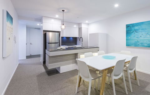 Boardwalk Burleigh Beach - Official - Kingaroy Accommodation 29