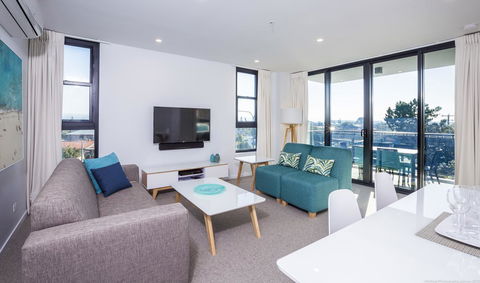 Boardwalk Burleigh Beach - Official - Kingaroy Accommodation 36