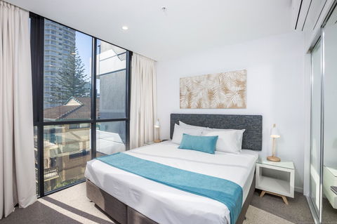Boardwalk Burleigh Beach - Official - Kingaroy Accommodation 37