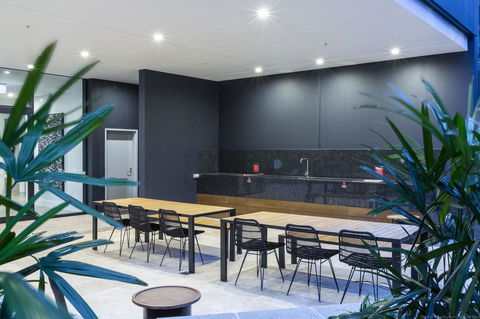 Boardwalk Burleigh Beach - Official - Kingaroy Accommodation 16