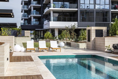 Boardwalk Burleigh Beach - Official - Kingaroy Accommodation 3