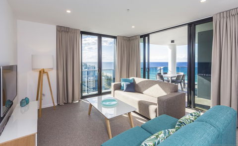 Boardwalk Burleigh Beach - Official - Kingaroy Accommodation 1