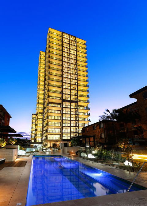 Boardwalk Burleigh Beach - Official - Kingaroy Accommodation 7