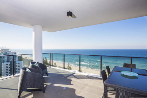 Boardwalk Burleigh Beach - Official - Kingaroy Accommodation 2