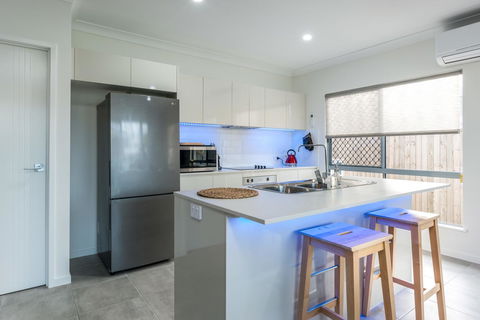 Blue Lagoon Villa A - Kingaroy Accommodation 16