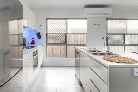 Blue Lagoon Villa A - Kingaroy Accommodation 10