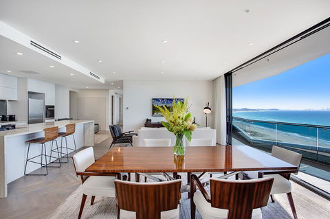 Iconic Kirra Beach Resort - Kingaroy Accommodation 25