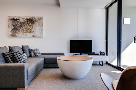 Iconic Kirra Beach Resort - Kingaroy Accommodation 3