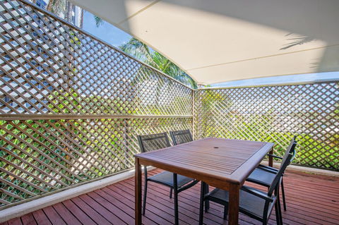 Tiki Hotel Apartments Surfers Paradise - Kingaroy Accommodation 10