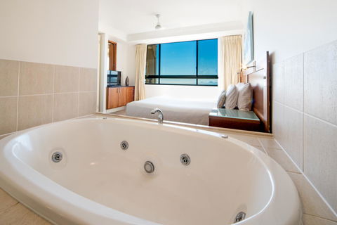 Pinnacles - Kingaroy Accommodation 9