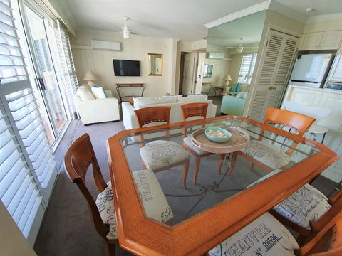 Broadbeach Holiday Apartments - Kingaroy Accommodation 15