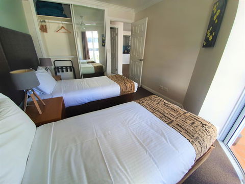 Broadbeach Holiday Apartments - Kingaroy Accommodation 6