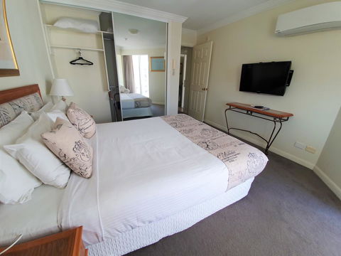 Broadbeach Holiday Apartments - Kingaroy Accommodation 13
