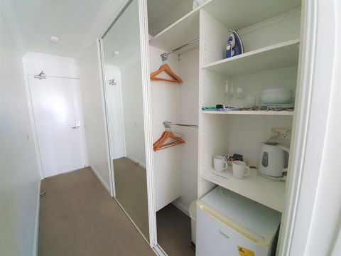 Broadbeach Holiday Apartments - Kingaroy Accommodation 18