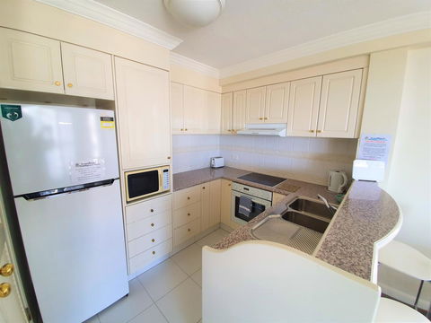 Broadbeach Holiday Apartments - Kingaroy Accommodation 16