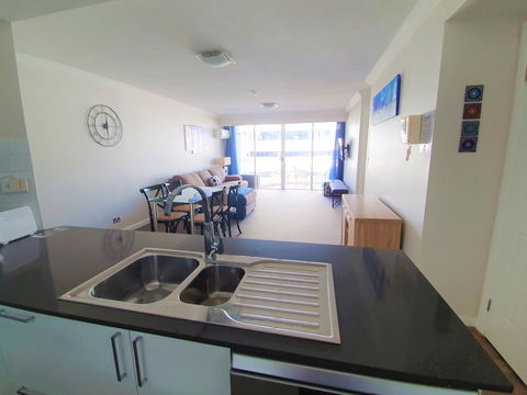 Broadbeach Holiday Apartments - Kingaroy Accommodation 11