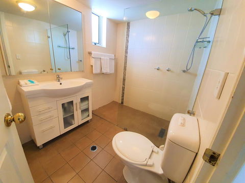 Broadbeach Holiday Apartments - Kingaroy Accommodation 21