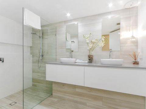 Sunbird Beach Resort Main Beach - Kingaroy Accommodation 5
