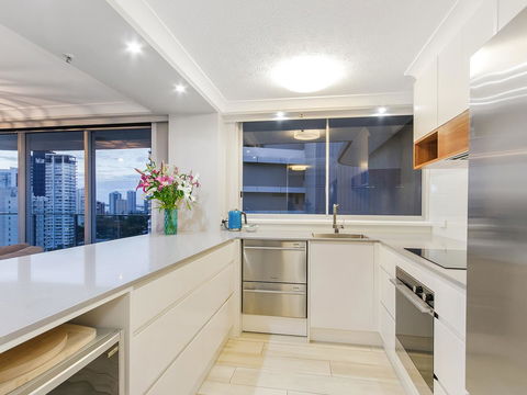 Sunbird Beach Resort Main Beach - Kingaroy Accommodation 8