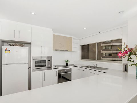 Sunbird Beach Resort Main Beach - Kingaroy Accommodation 16