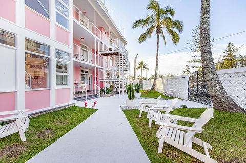 The Pink Hotel Coolangatta - Kingaroy Accommodation 0